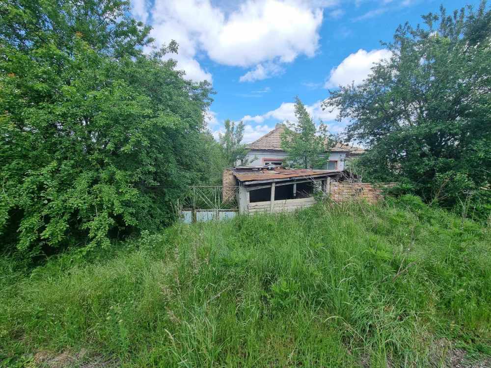 Парцел с къща Калоян