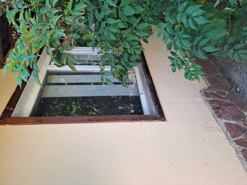 Парцел с къща Дропла