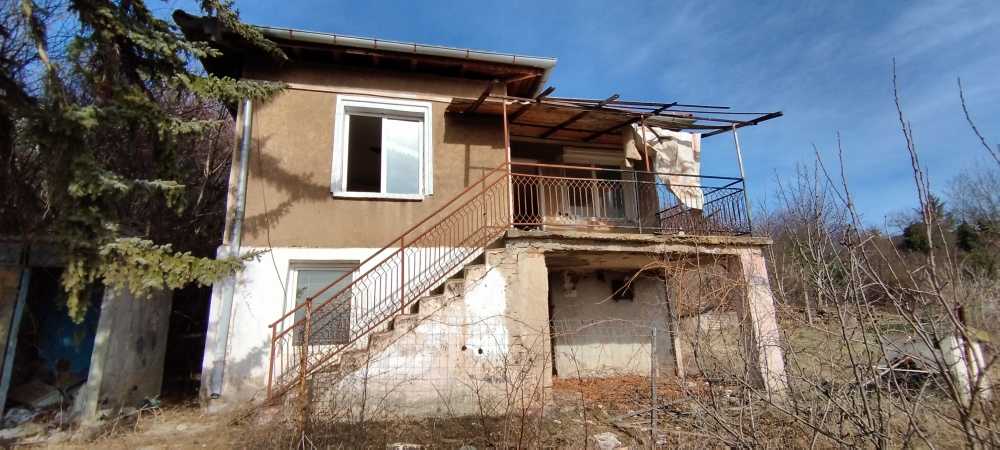 Парцел с къща Бухово
