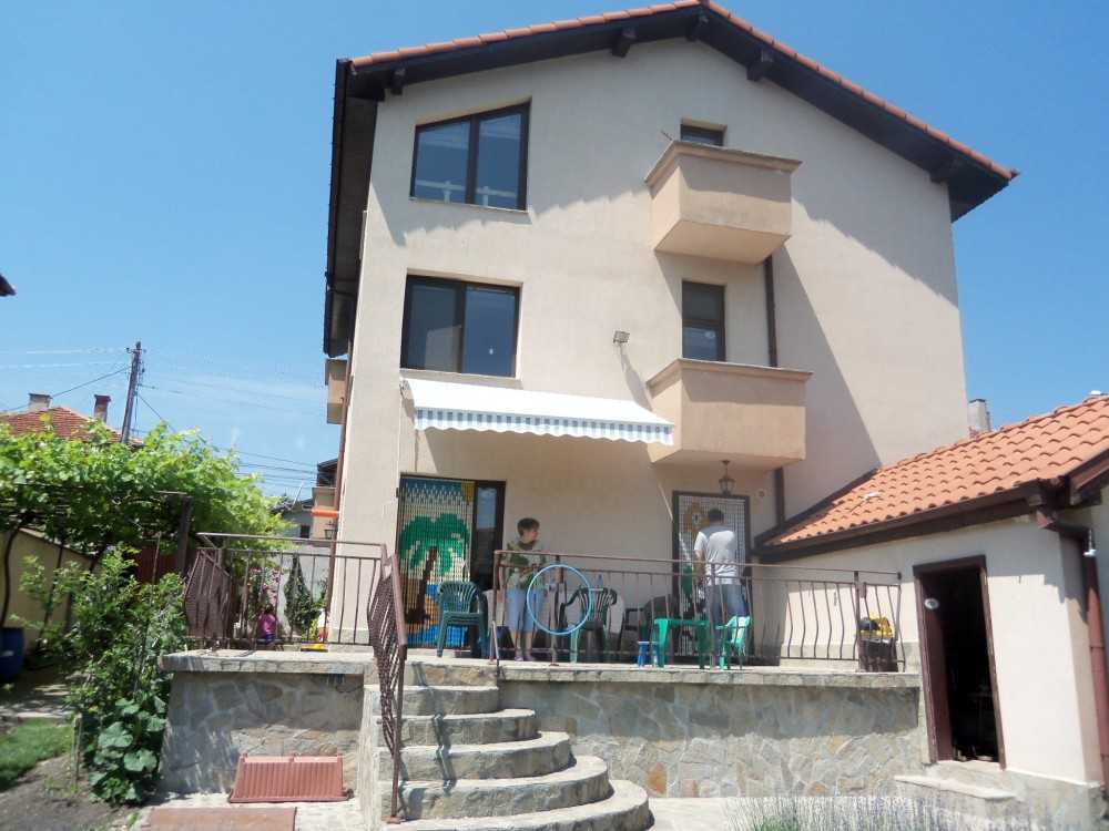 Парцел с къща Хасково