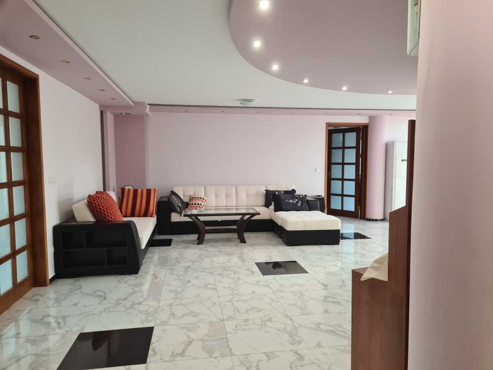 Парцел с къща Момин сбор