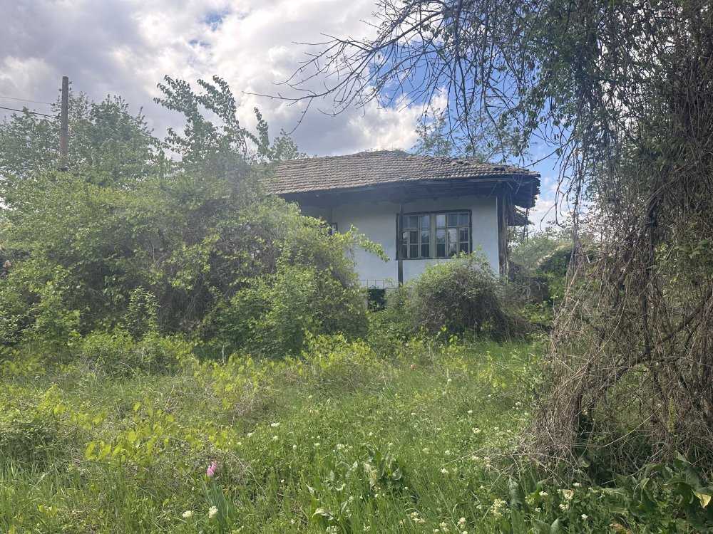 Парцел с къща Благоево