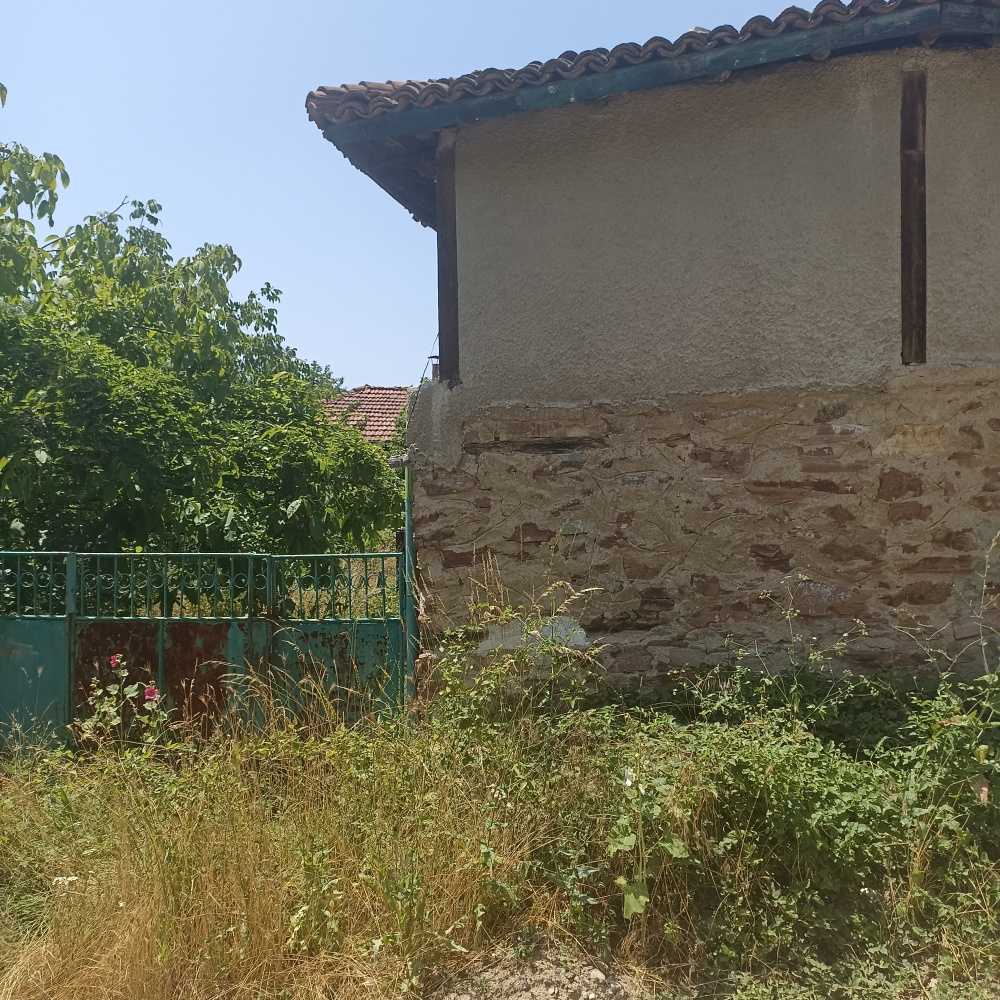 Парцел с къща Петрич