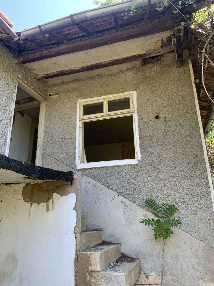 Парцел с къща Костанденец