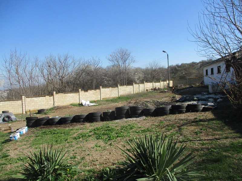 Производствен имот Николово