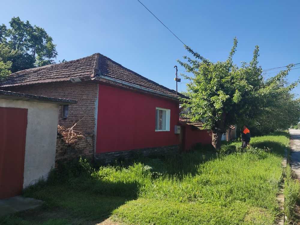 Парцел с къща Павел