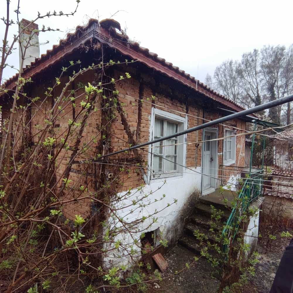 Парцел с къща в Клисура