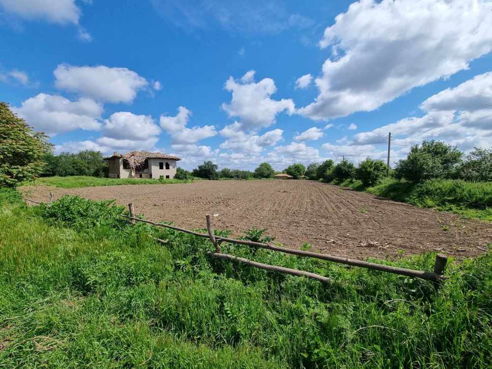 Парцел с къща Генерал Колево