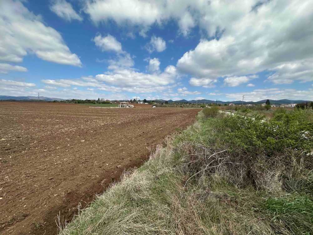 Земеделска земя София