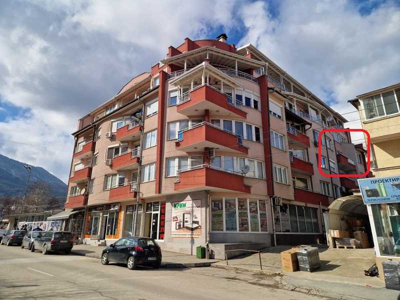 Тристаен апартамент в Гоце Делчев