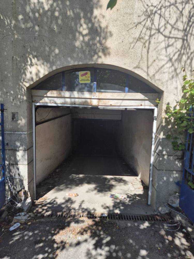 Гараж София