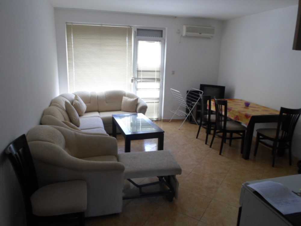 Тристаен апартамент Несебър