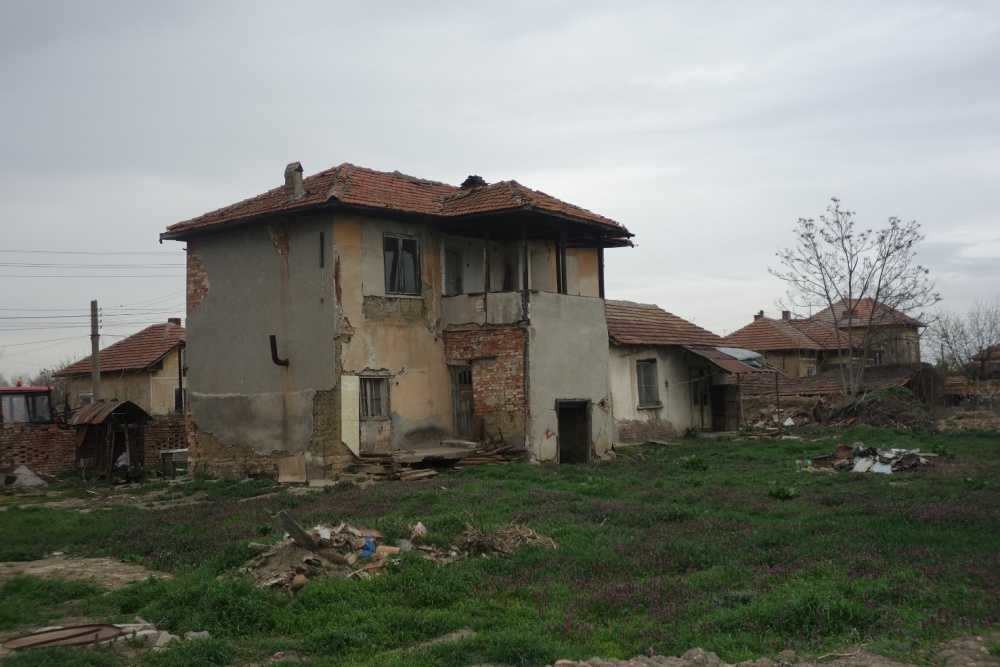 Парцел с къща Бутово