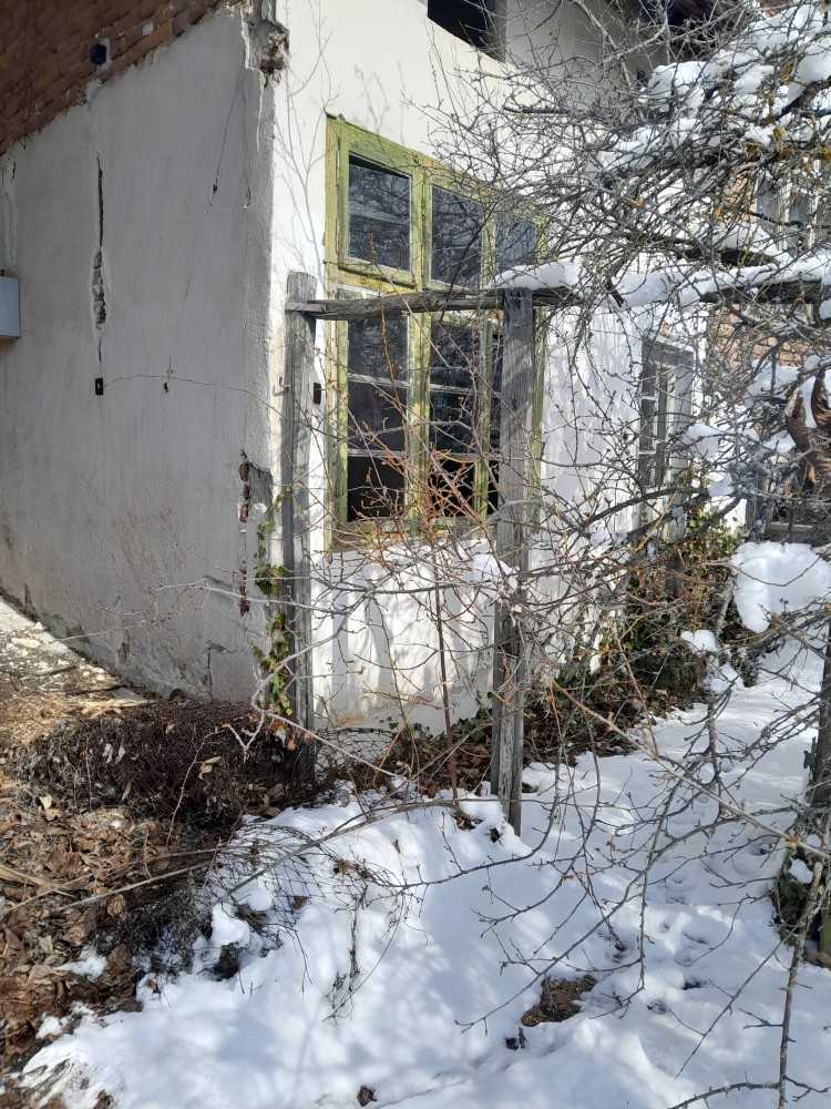 Парцел с къща в Коевци