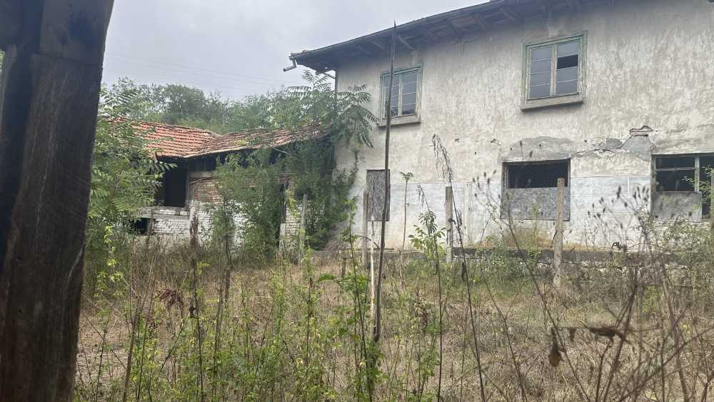 Къща Побит камък