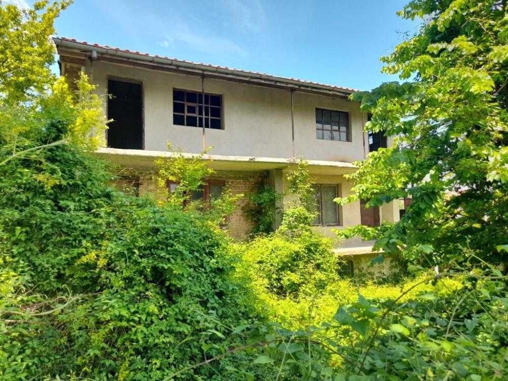 Парцел с къща Яребична