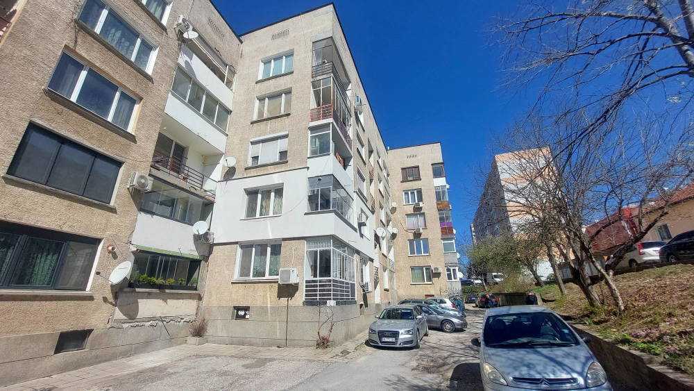 Тристаен апартамент Габрово