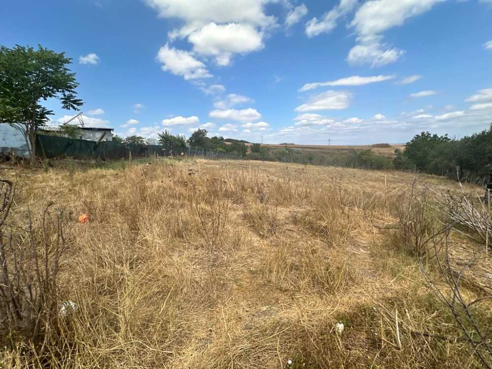 Парцел с къща Дебелт