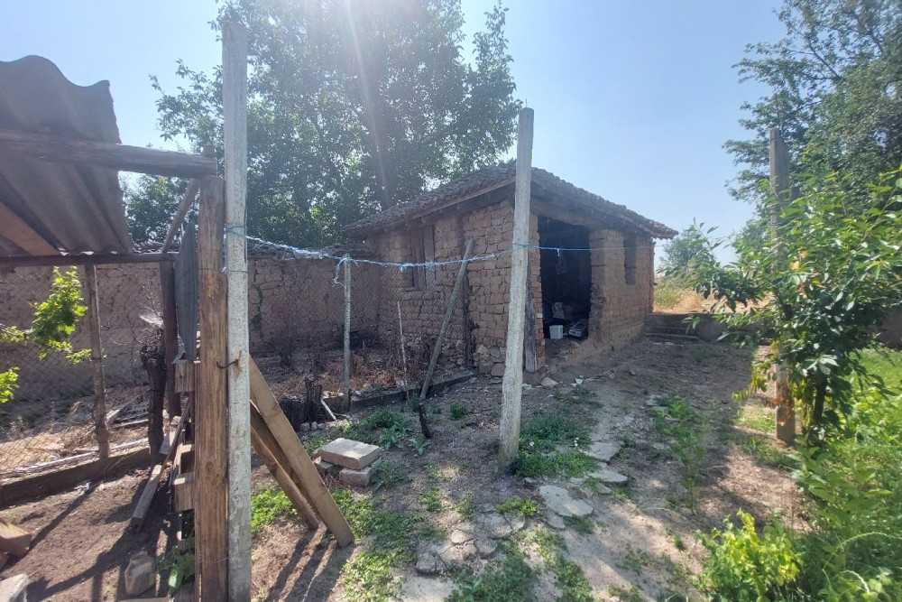 Парцел с къща Паничери