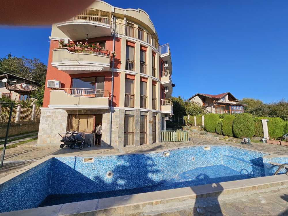 Ателие, Таван Варна