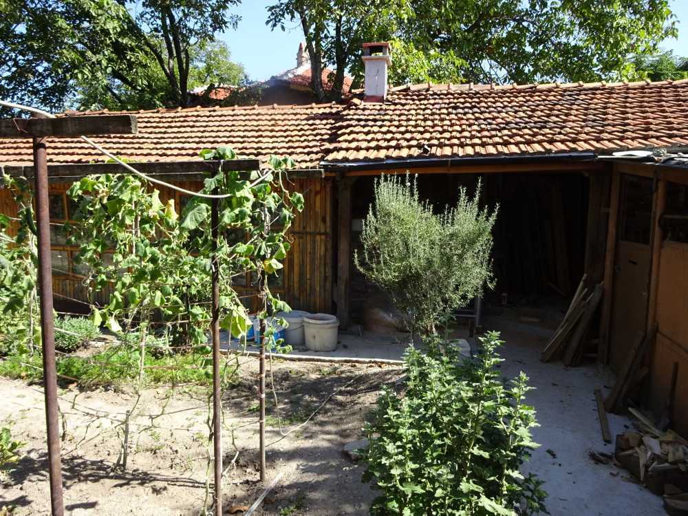 Парцел с къща Чирпан