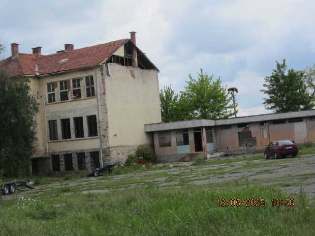 Производствен имот Пет могили