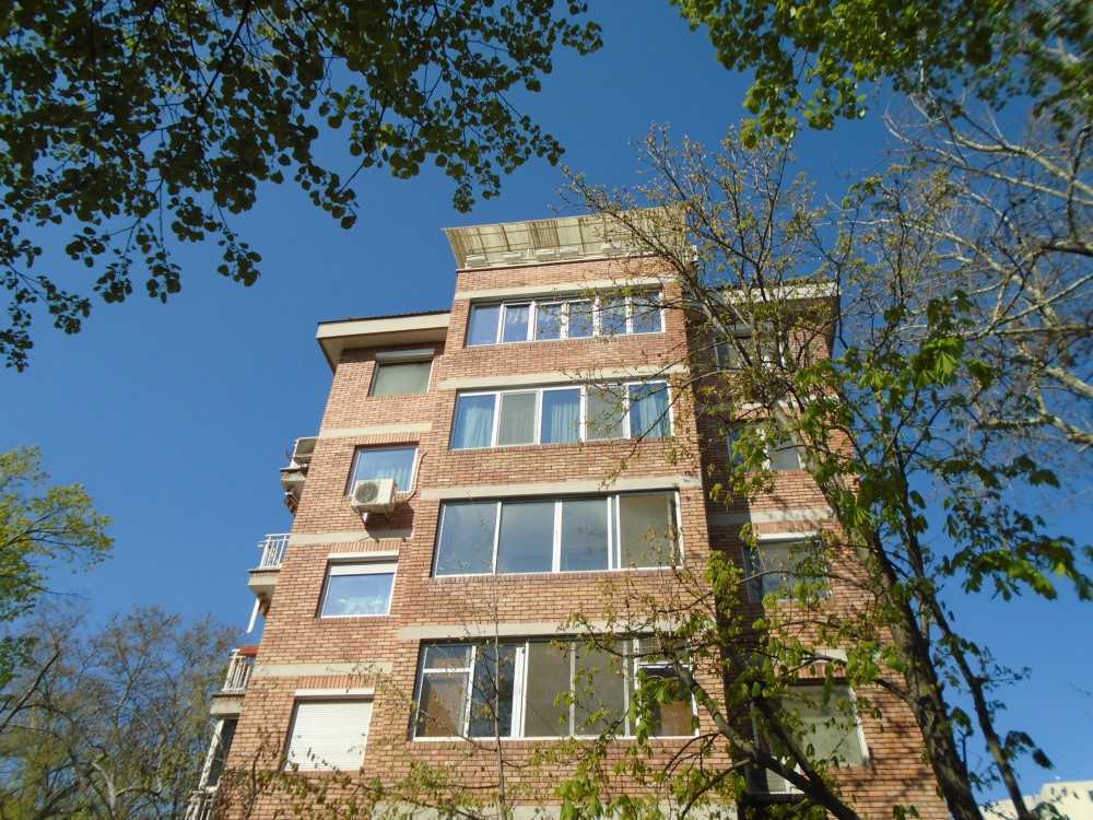 Тристаен апартамент Пловдив