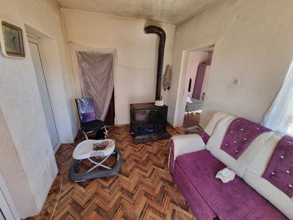 Парцел с къща Аспарухово