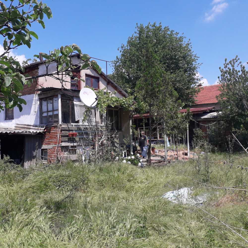 Парцел с къща Гарваново