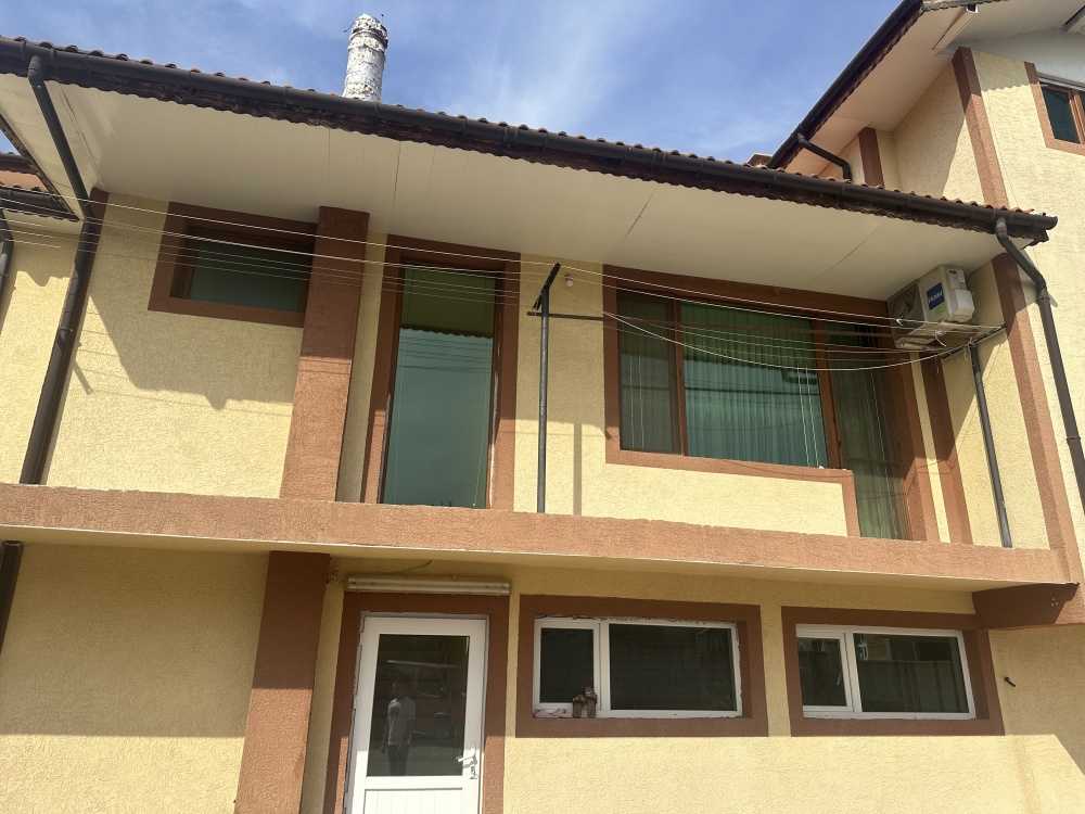 Парцел с къща в Ясеновец