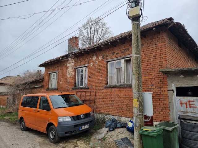 Парцел с къща Тетово