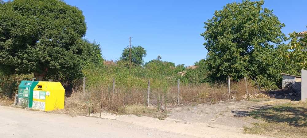 Парцел с къща в Долна Оряховица, гр. В.Търново, ул.&rdquo;Васил Левски&rdquo; №27, вход "В", ет.0, ап.1
