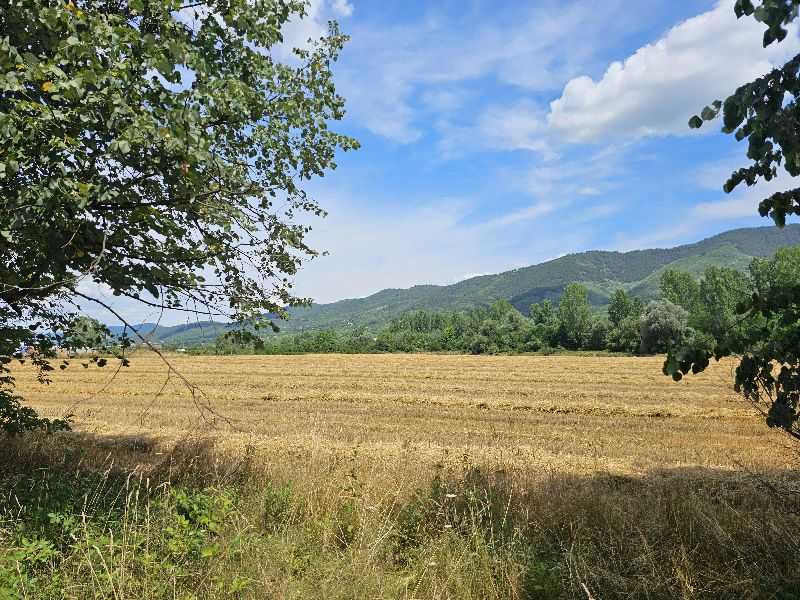 Земеделска земя Скравена