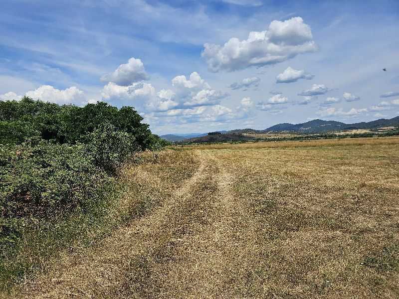 Земеделска земя Скравена
