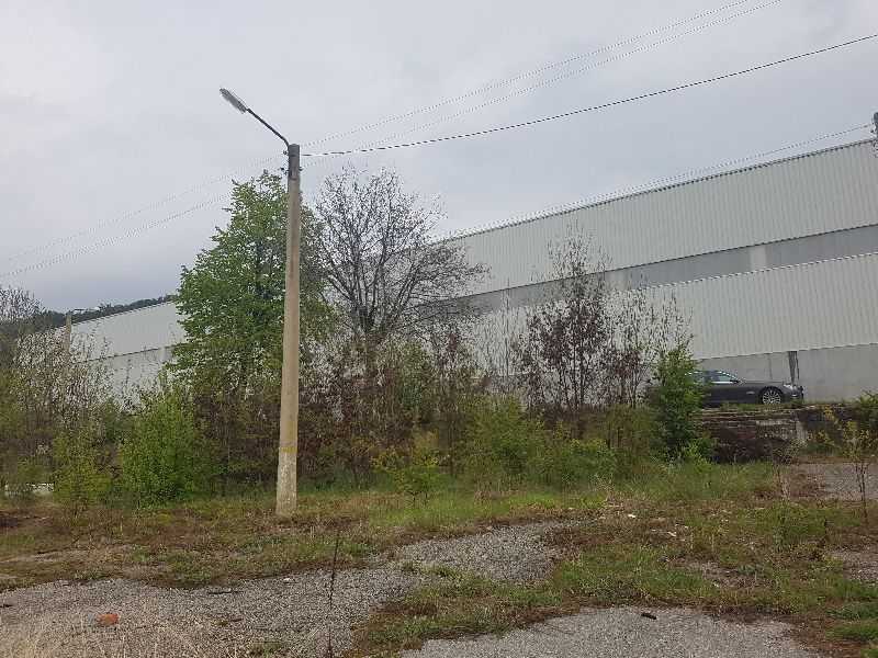 Производствен имот Сливница