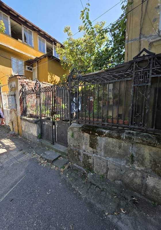 Парцел с къща Русе