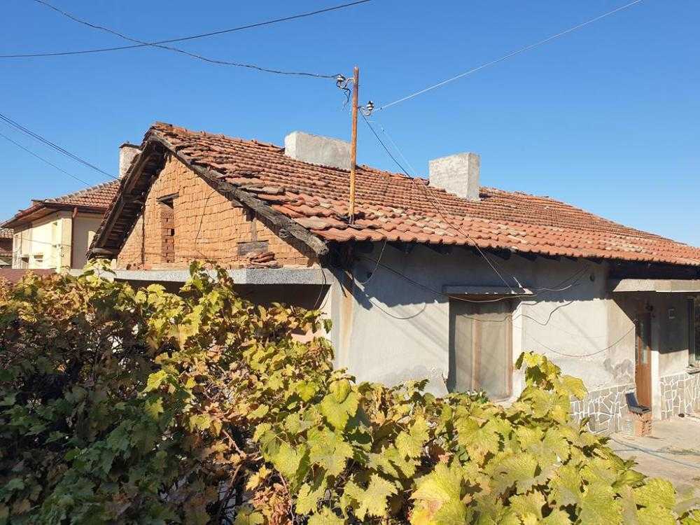 Парцел с къща Харманли