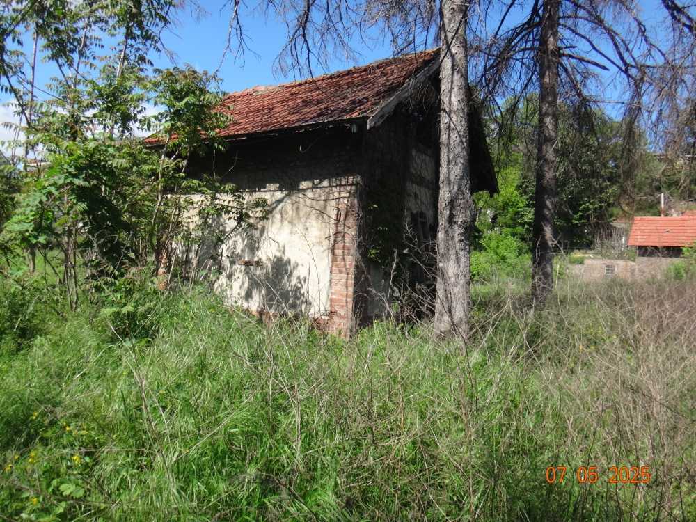 Парцел с къща Русе