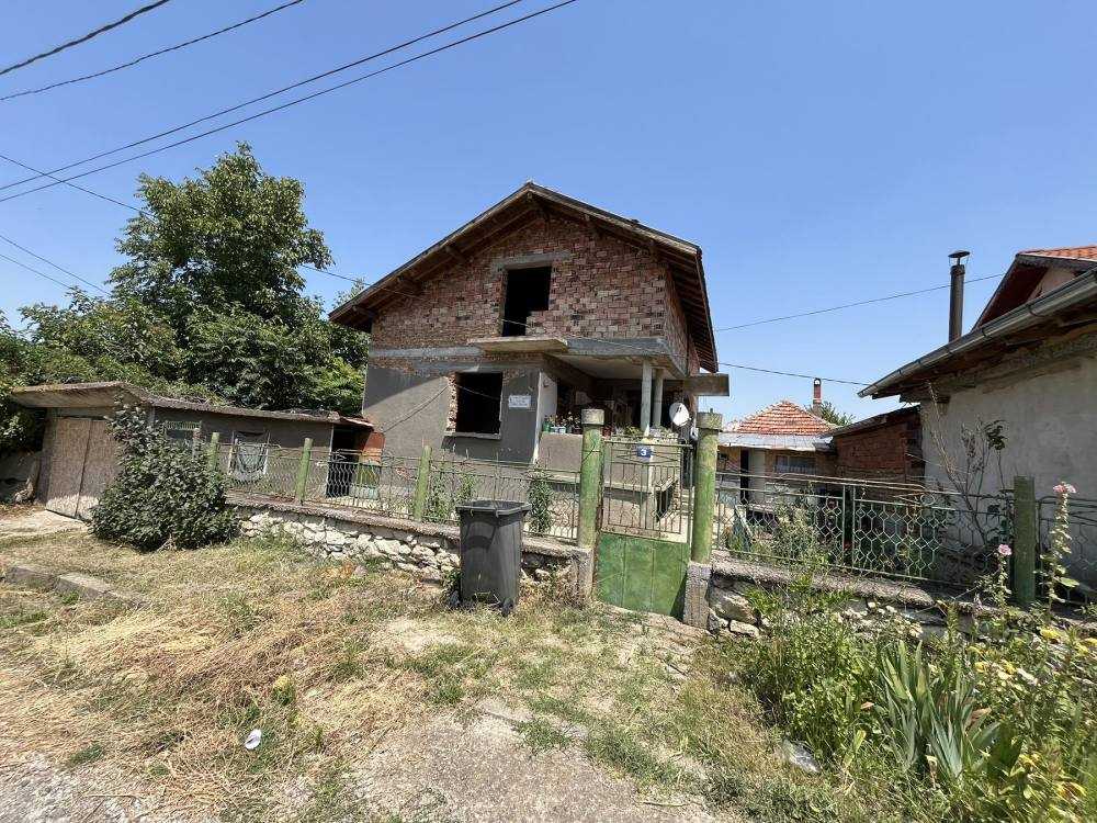 Къща с парцел Градина