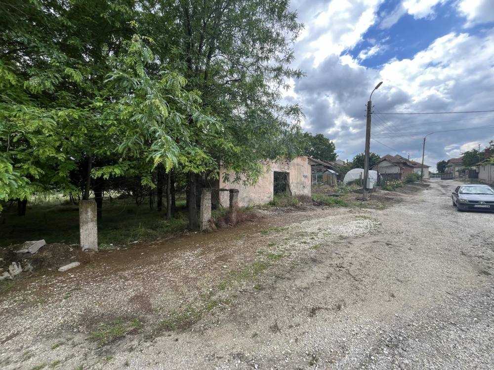 Производствен имот Гулянци