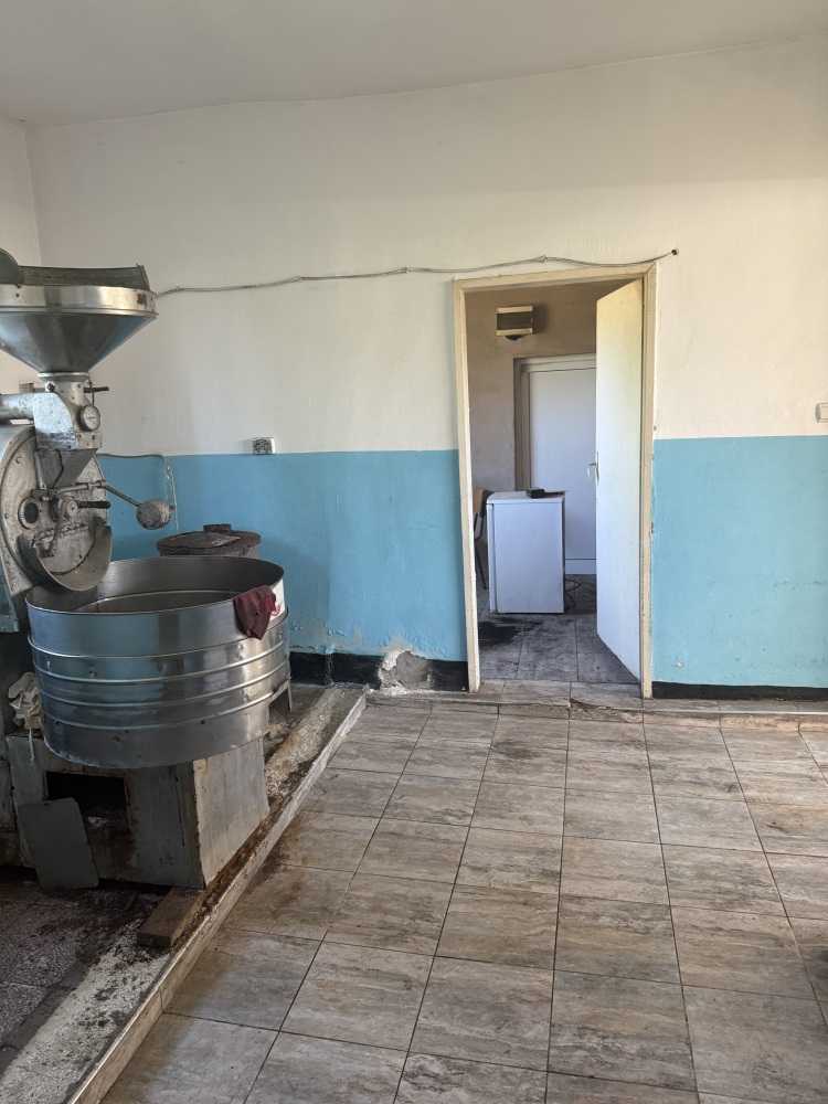 Търговски имот Зарица