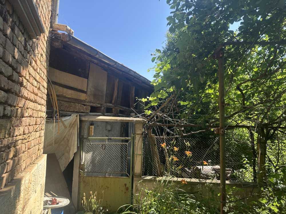 Къща с парцел в Гороцвет