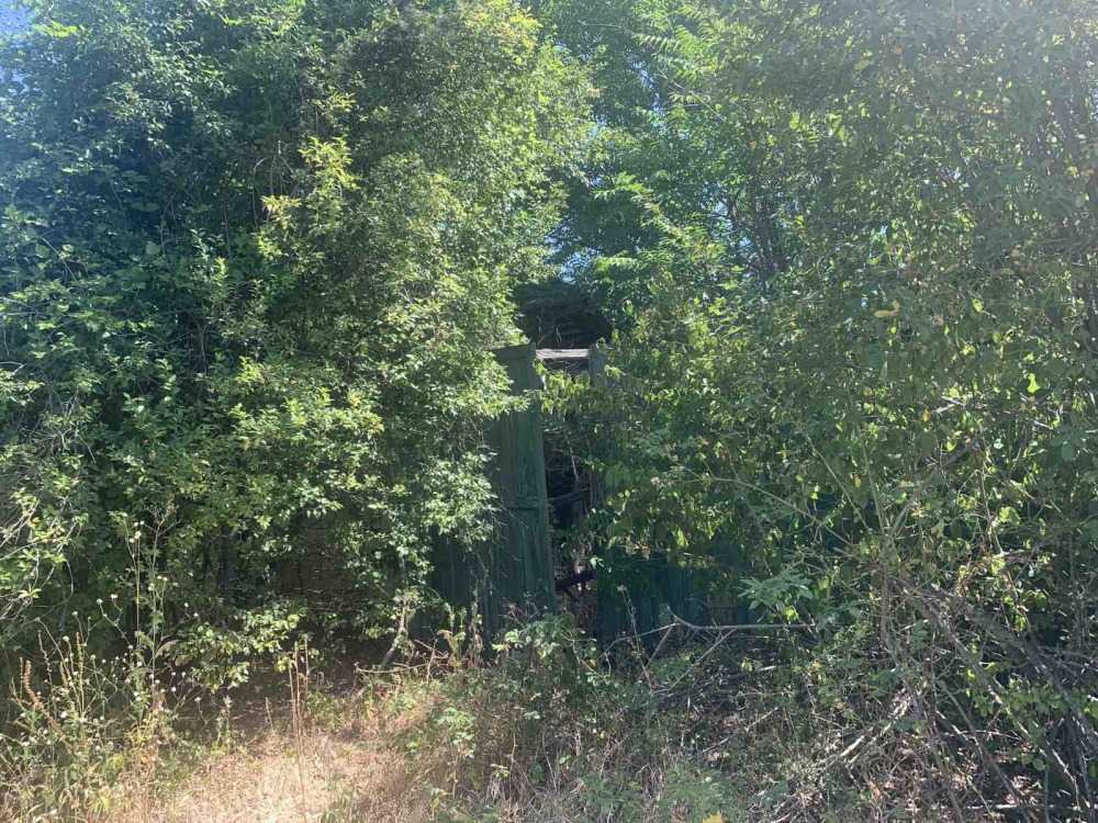 Парцел с къща Костанденец