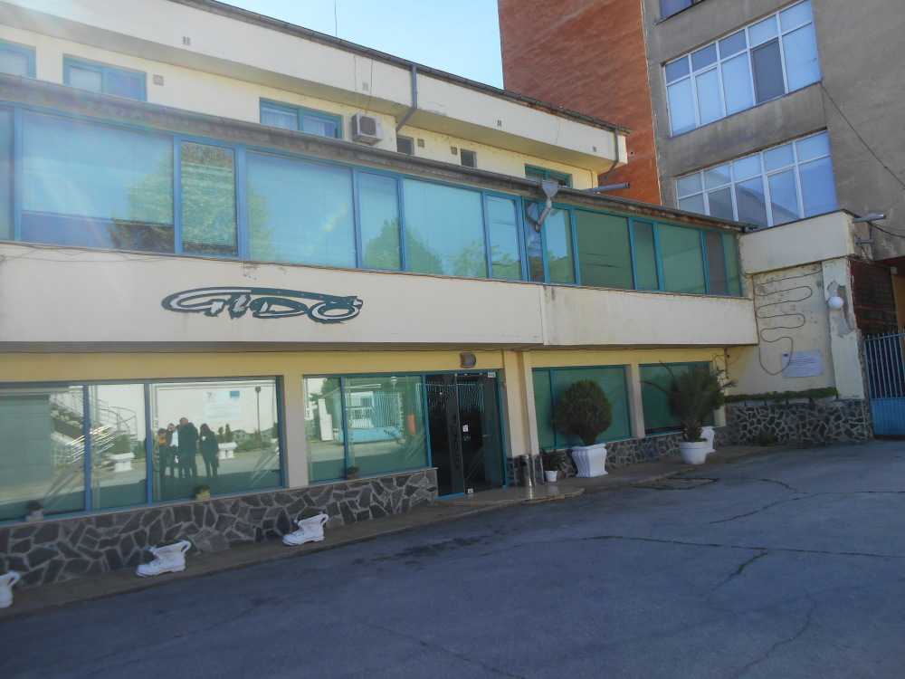 Търговски имот Пещера