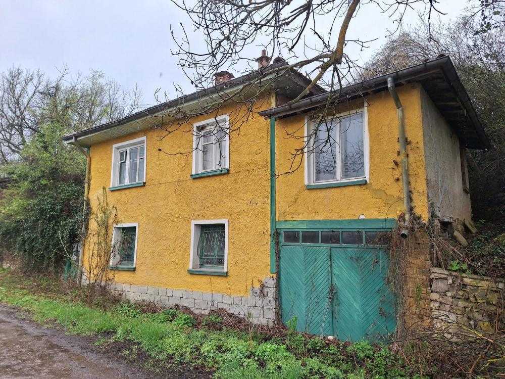 Къща с парцел Абланица