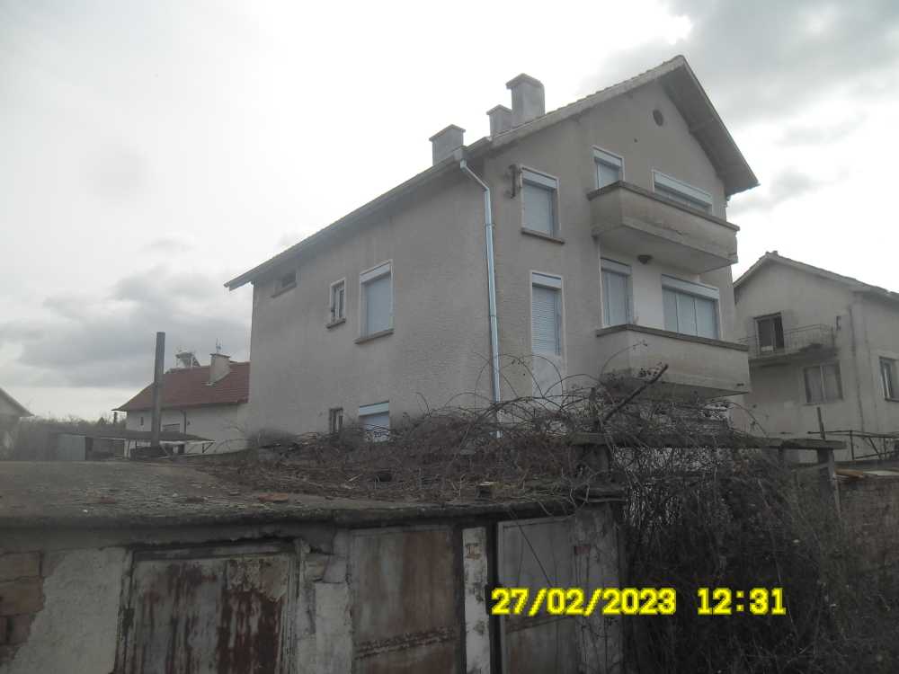 Парцел с къща Ягода