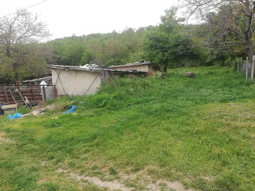 Парцел с къща Лиси връх