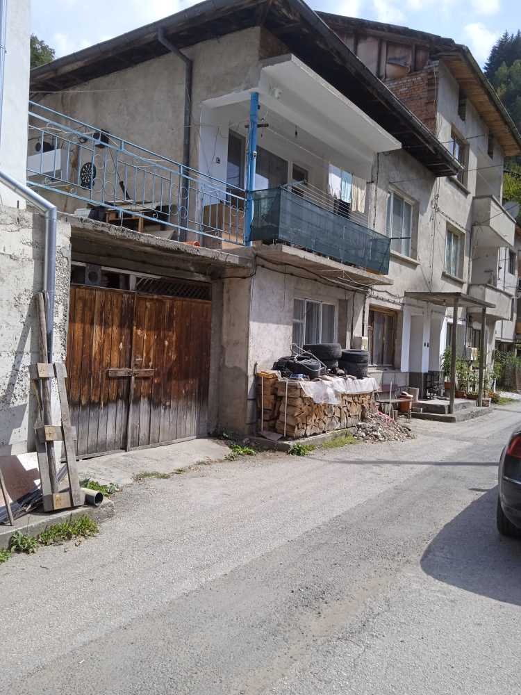 Етаж от къща Девин