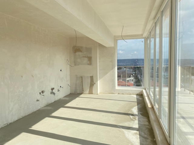 Тристаен апартамент Варна