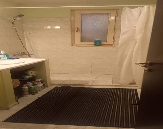 Парцел с къща Владая